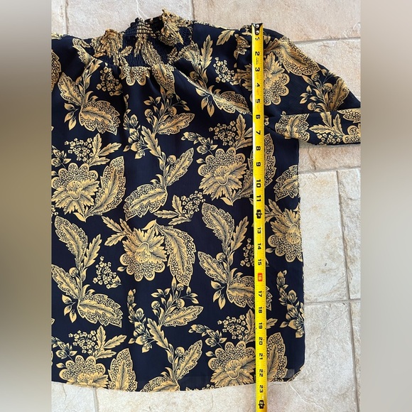 J Crew Smocked Ruched Chiffon Regal Gold Navy Floral Coquette Blouse Women Sz XS - Picture 10 of 10